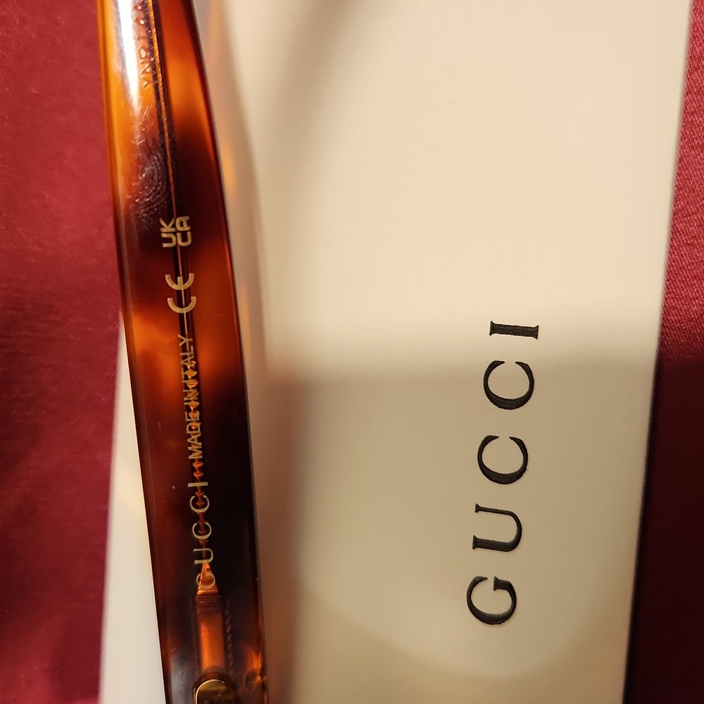 Auth‼️ GUCCI SUNGLASSES EUC - Picture 8 of 8
